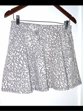 Connection 18 Black and White Floral Circle Skirt